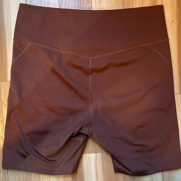 Girlfriend Collective high-rise bike short - Picture 2 of 8